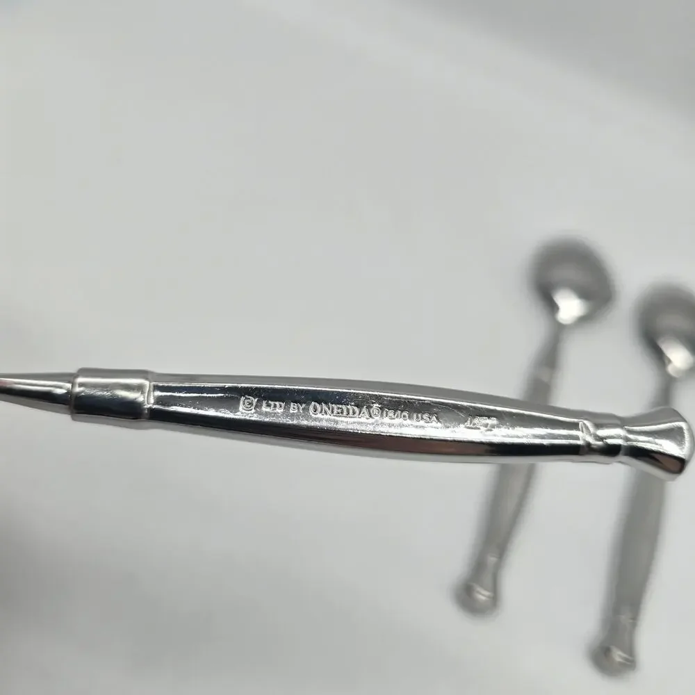 Oneida Act 1 Glossy Stainless Heirloom Cube Flatware 3 Teaspoons / Soup Spoons